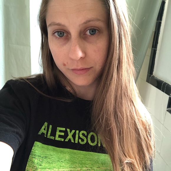 Meet your Posher, Katie - Picture 5 of 5